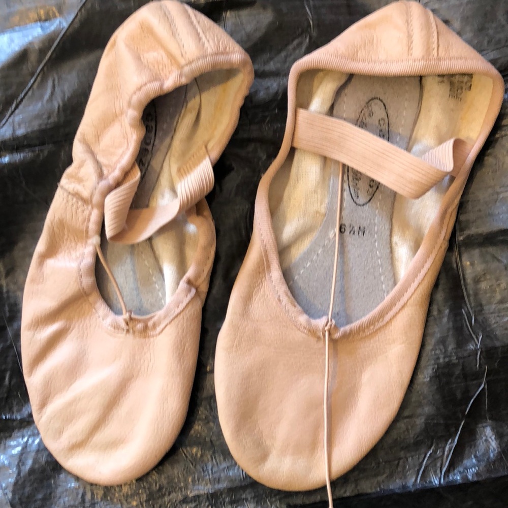 Capezio Ballet Shoes size 6 1/2 M